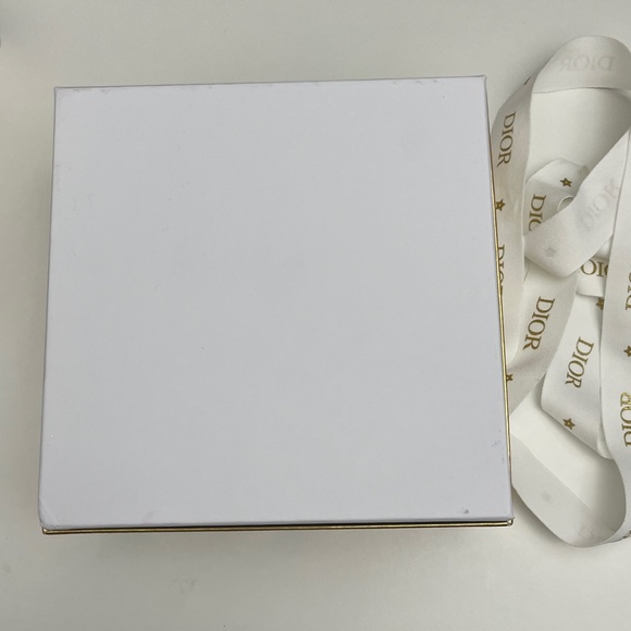 Dior Circus Dreams Gold Star 2025 Limited storage empty box w/ ribbon 20/20/10cm - Picture 4 of 9